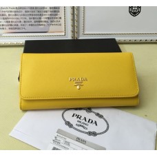 Портфейл Prada 1M1132 от сафианова кожа в жълто